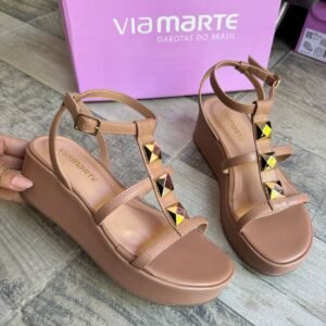 Sandalia con Plataforma Nude con Tachas Vm - Imagen 1